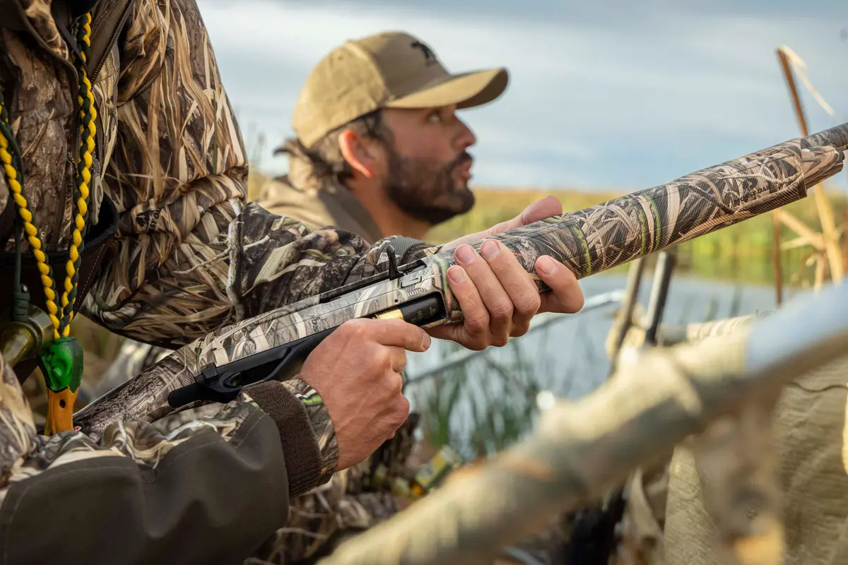 semi-auto-shotgun-sx4-waterfowl-hunter-mosgh-511268292-L1