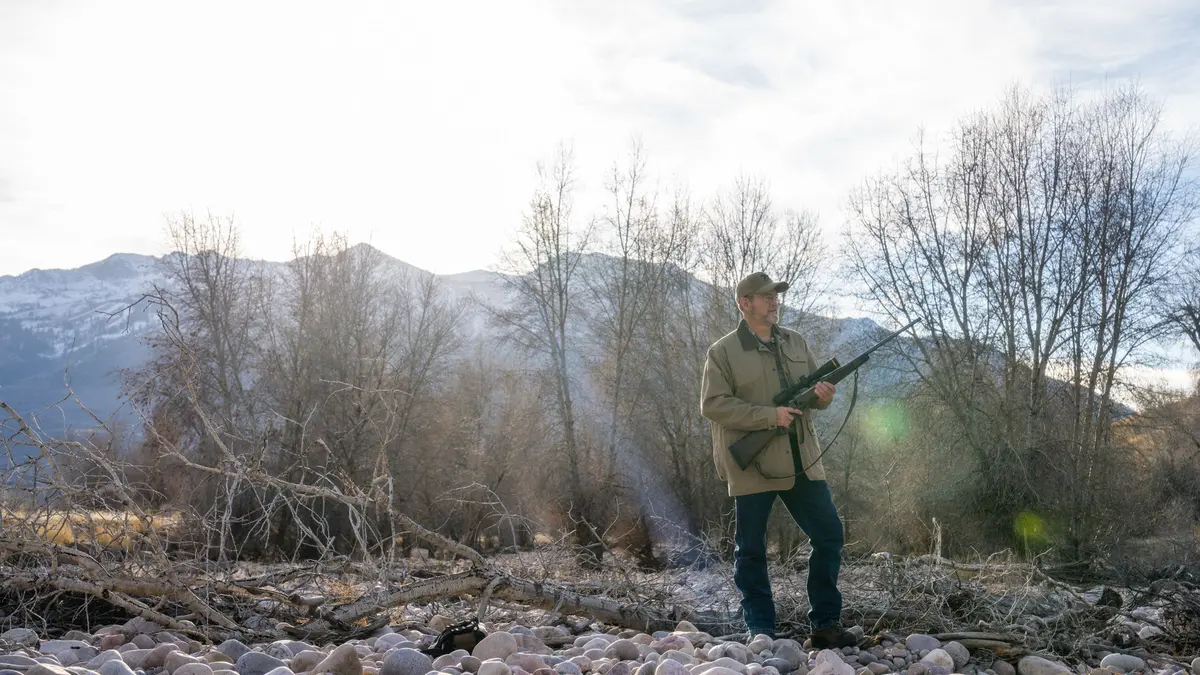 Model 70 Featherweight Stainless Dark Maple